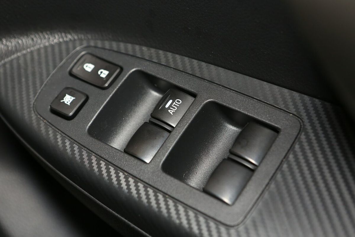 2024 Mitsubishi Eclipse Cross ES YB