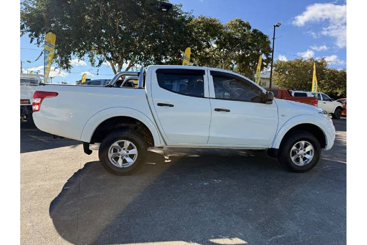 2015 Mitsubishi Triton GLX MN 4X4