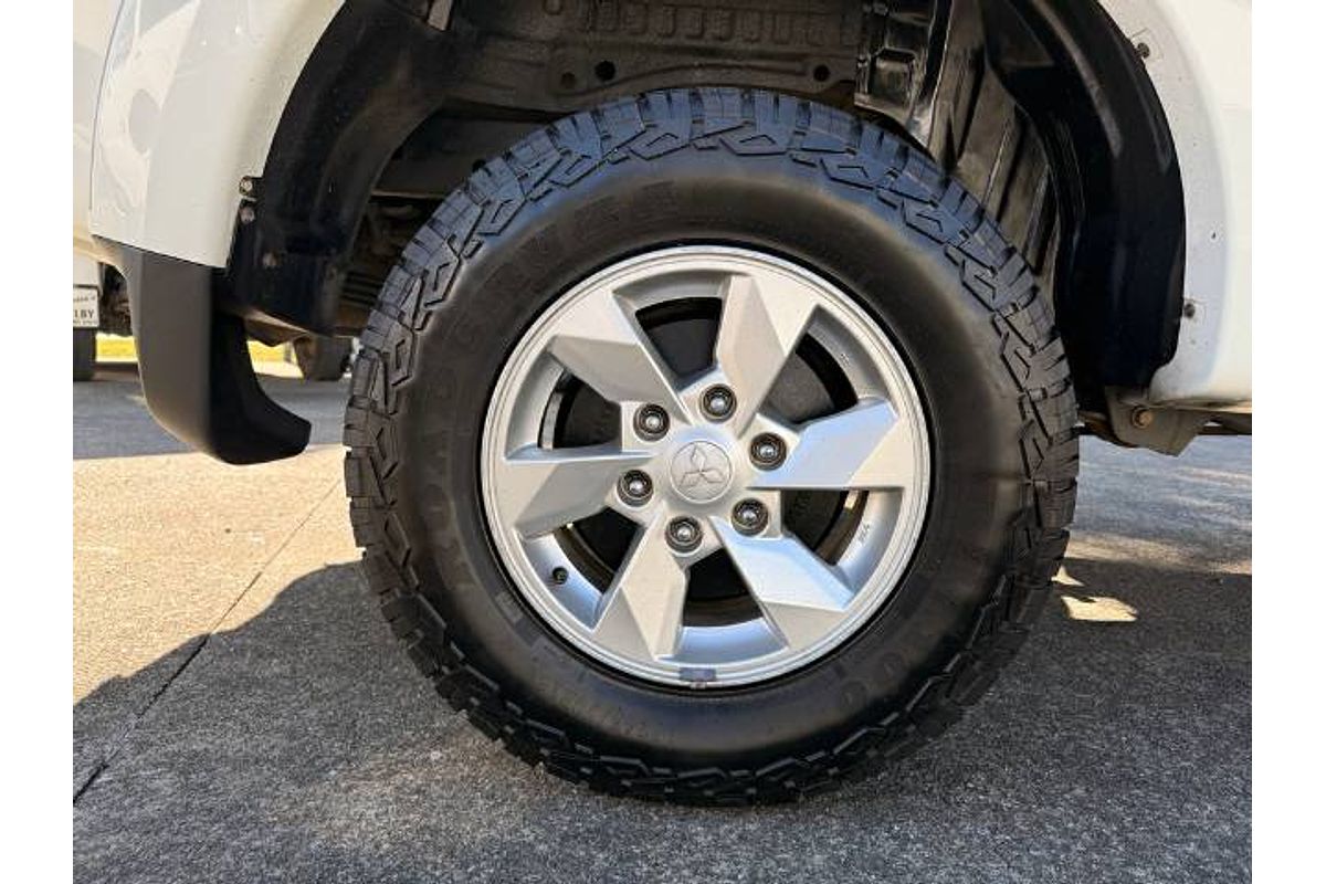 2015 Mitsubishi Triton GLX MN 4X4