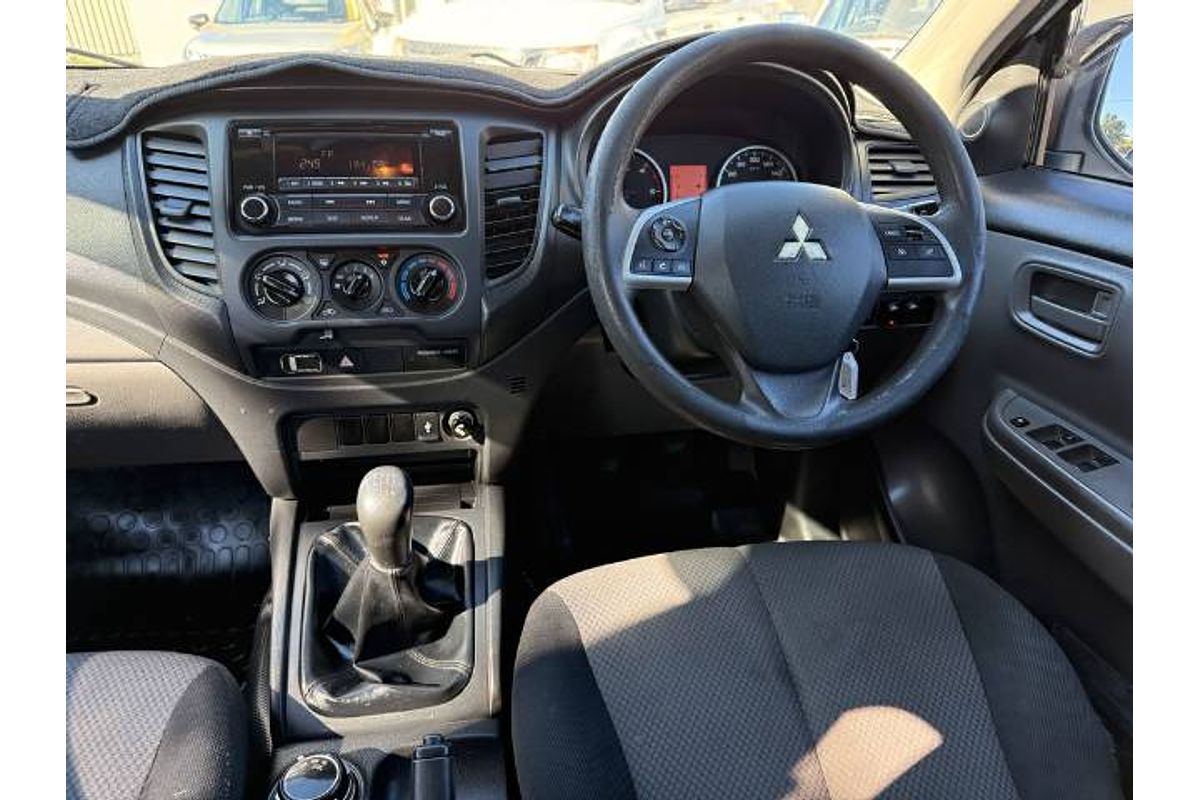 2015 Mitsubishi Triton GLX MN 4X4