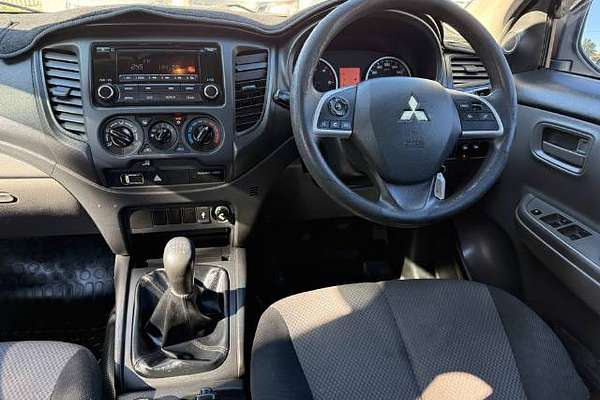 2015 Mitsubishi Triton GLX MN 4X4