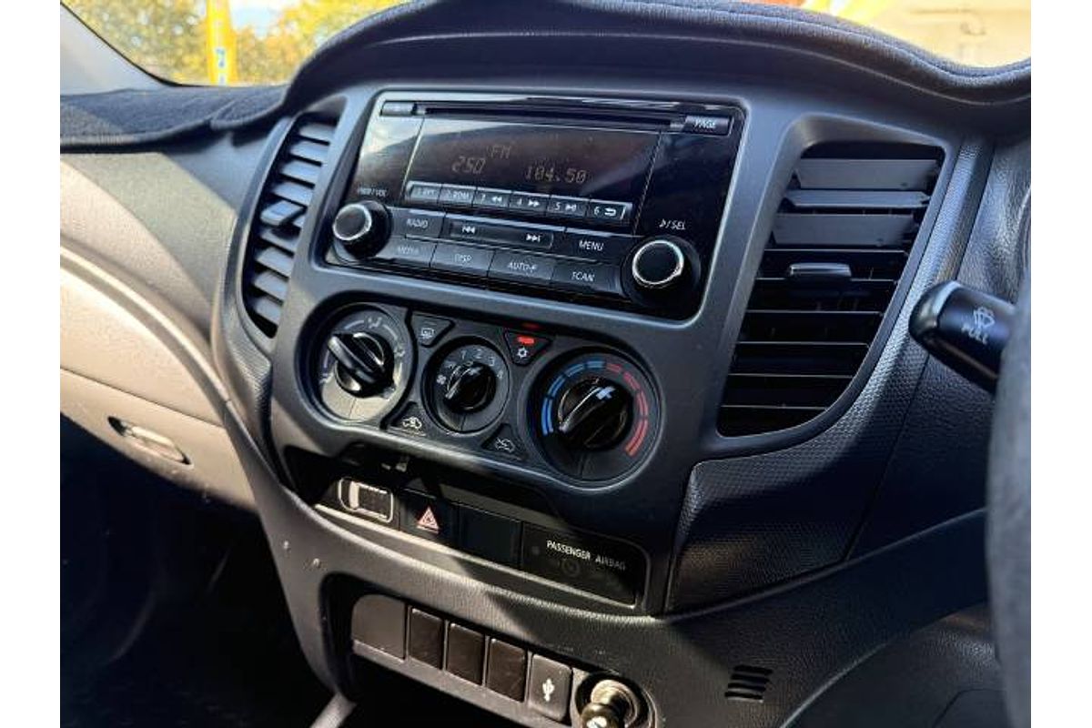 2015 Mitsubishi Triton GLX MN 4X4