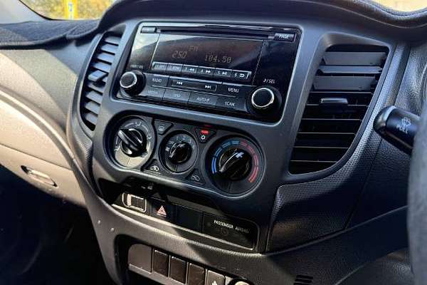 2015 Mitsubishi Triton GLX MN 4X4