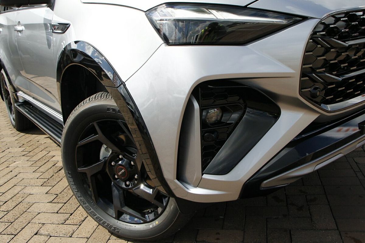 2025 Isuzu MU-X X-TERRAIN