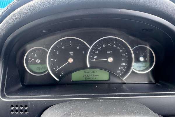 2004 Holden Calais  VY II
