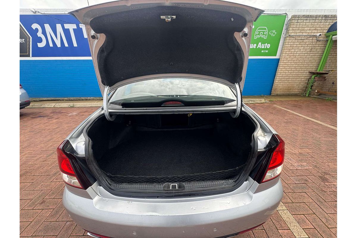 2004 Holden Calais  VY II