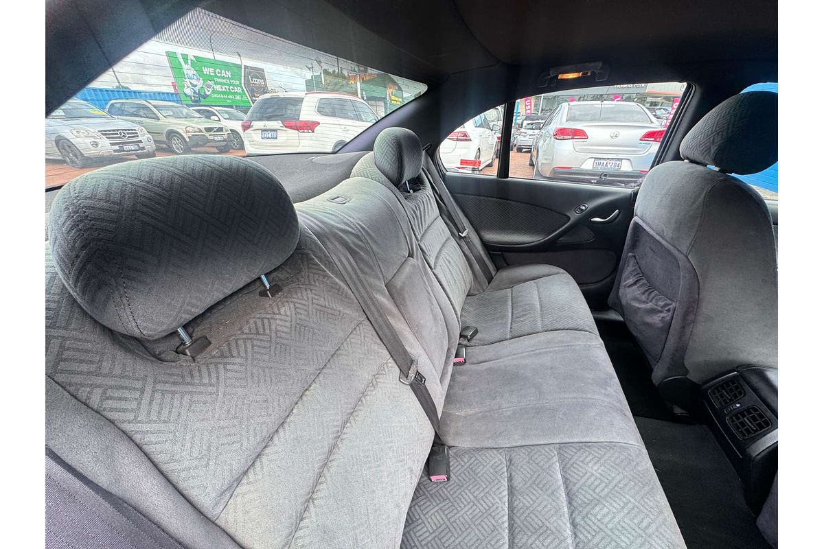 2004 Holden Calais  VY II