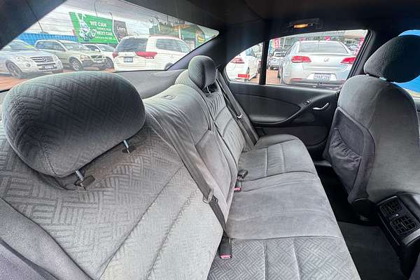 2004 Holden Calais  VY II