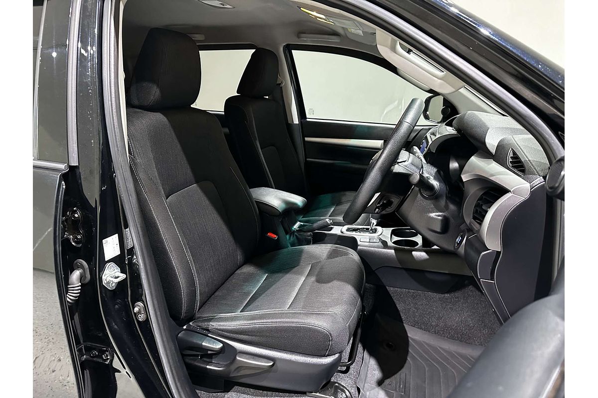 2022 Toyota Hilux SR5 GUN126R 4X4
