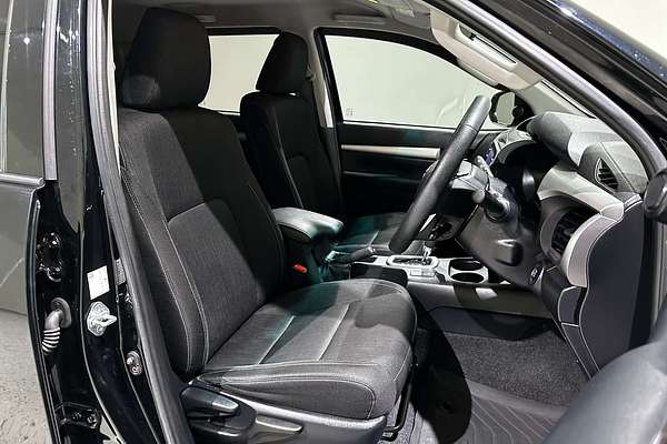 2022 Toyota Hilux SR5 GUN126R 4X4
