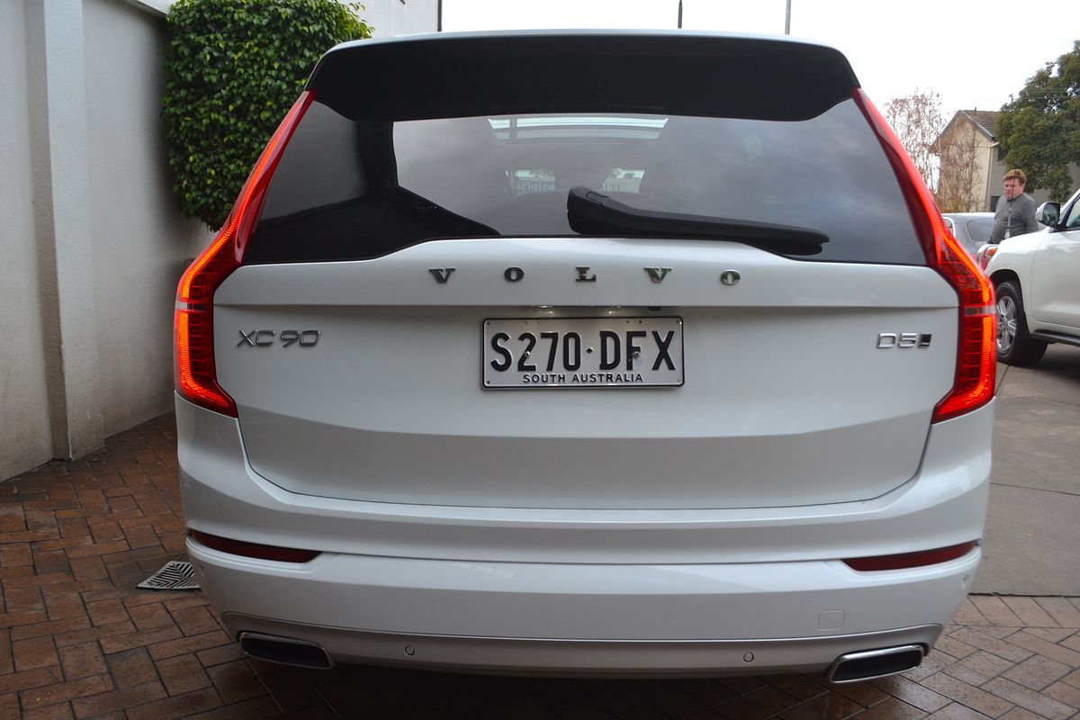 2020 Volvo XC90 D5 Momentum