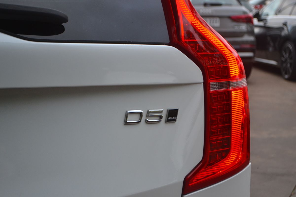 2020 Volvo XC90 D5 Momentum