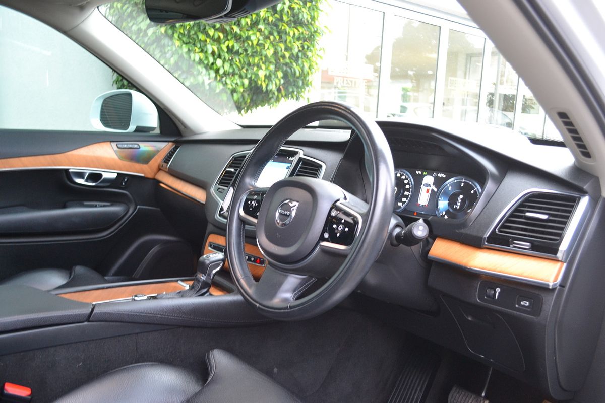 2020 Volvo XC90 D5 Momentum