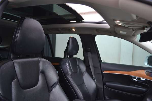 2020 Volvo XC90 D5 Momentum