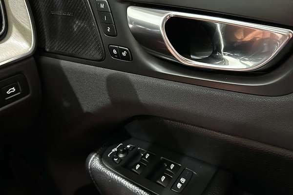 2021 Volvo XC60 D4 Inscription
