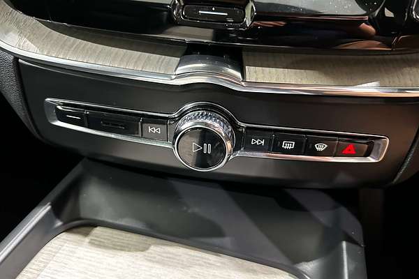 2021 Volvo XC60 D4 Inscription