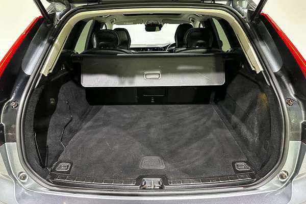 2021 Volvo XC60 D4 Inscription
