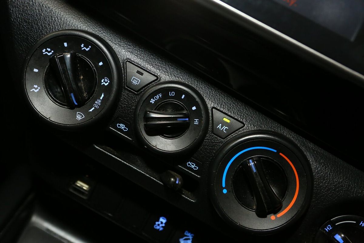 2019 Toyota Hilux SR GUN126R 4X4