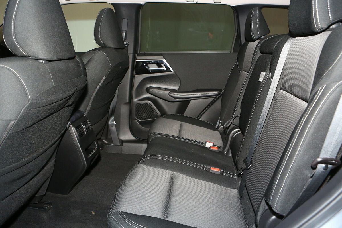 2022 Mitsubishi Outlander LS ZM