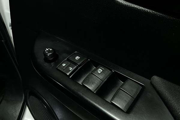 2020 Toyota Hilux SR GUN126R 4X4