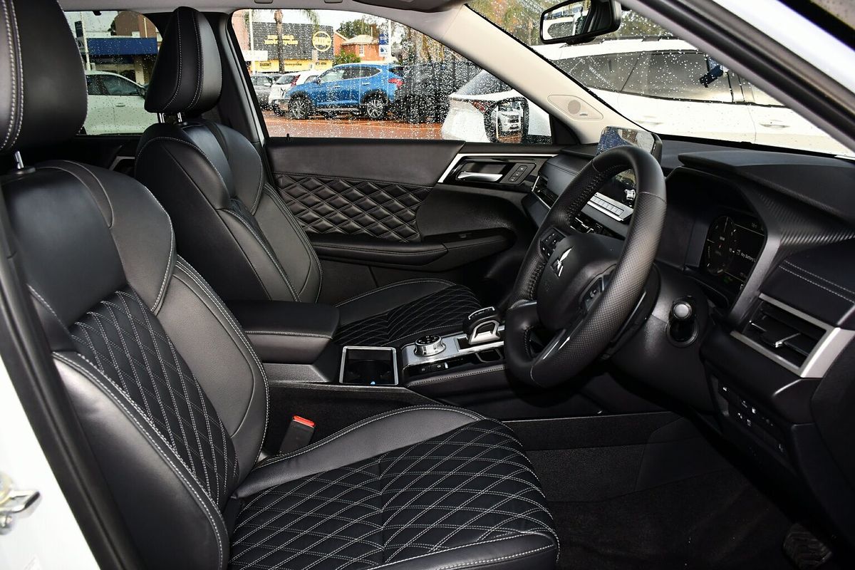 2023 Mitsubishi Outlander PHEV Exceed ZM