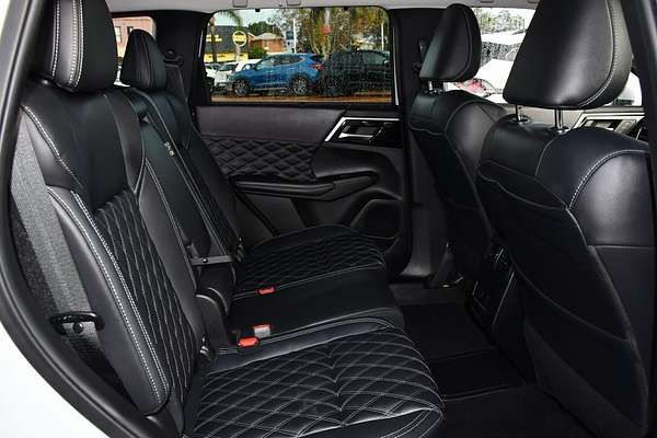 2023 Mitsubishi Outlander PHEV Exceed ZM