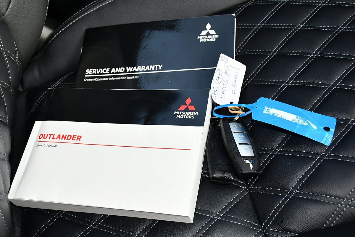 2023 Mitsubishi Outlander PHEV Exceed ZM