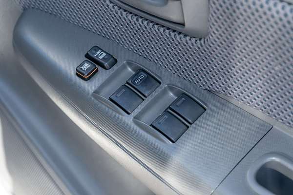 2013 Toyota Hilux SR KUN16R Rear Wheel Drive