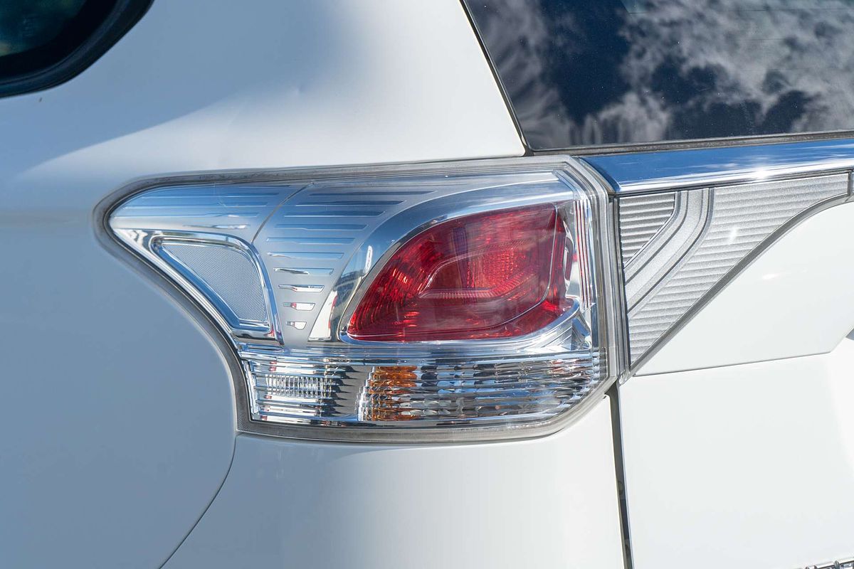 2014 Mitsubishi Outlander LS ZJ