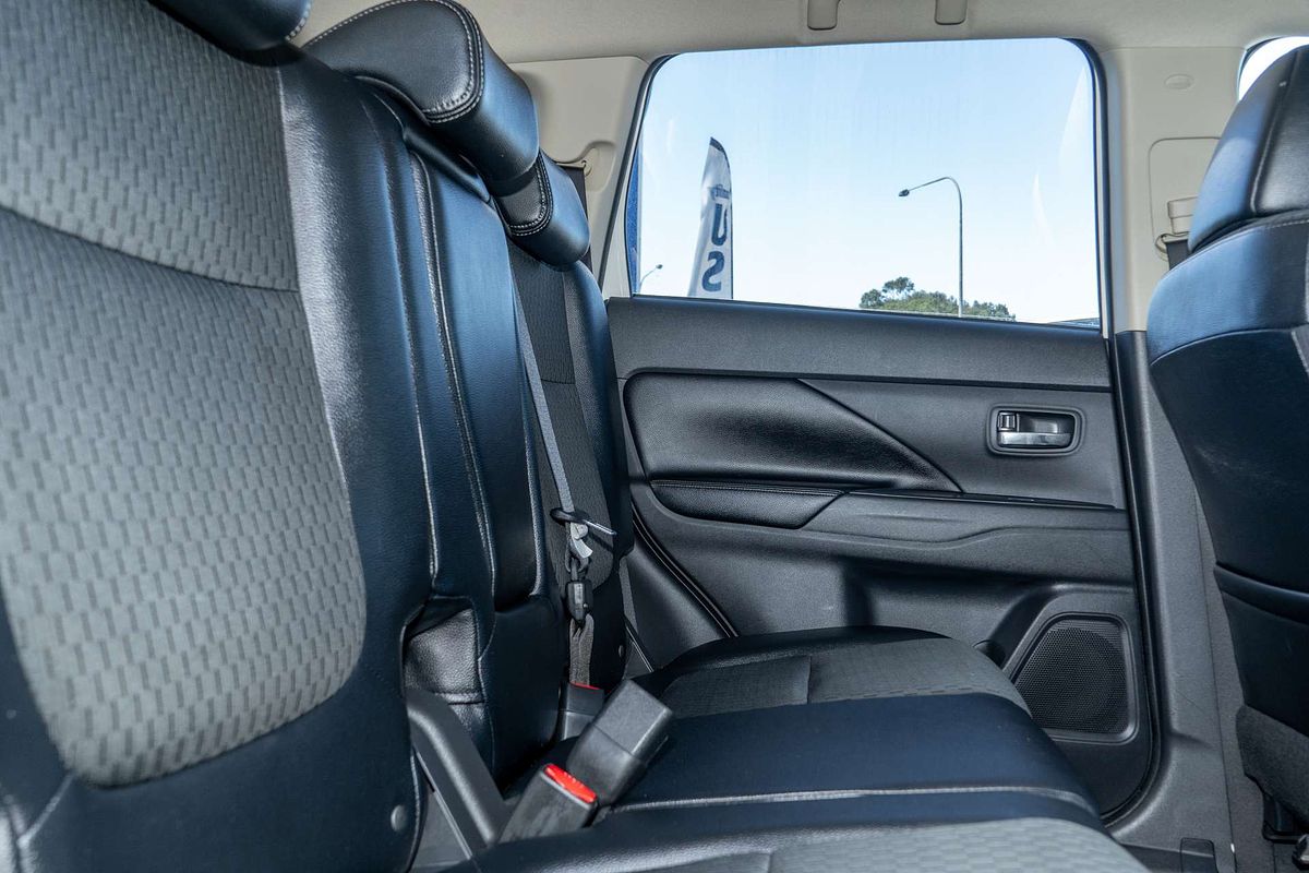 2014 Mitsubishi Outlander LS ZJ