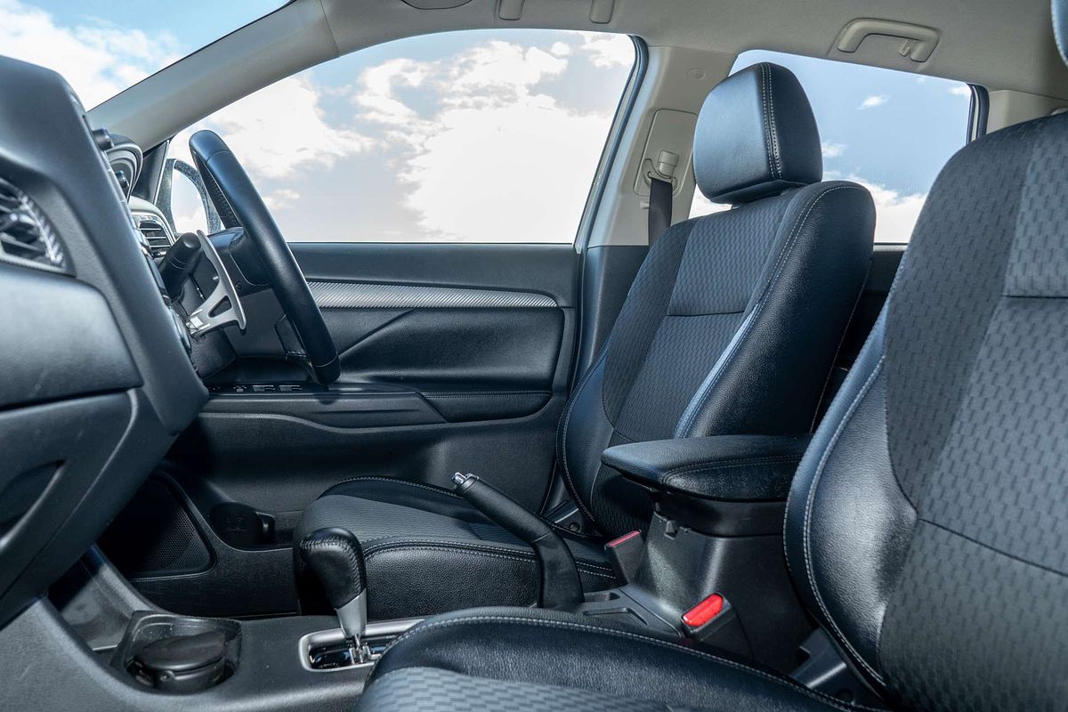 2014 Mitsubishi Outlander LS ZJ