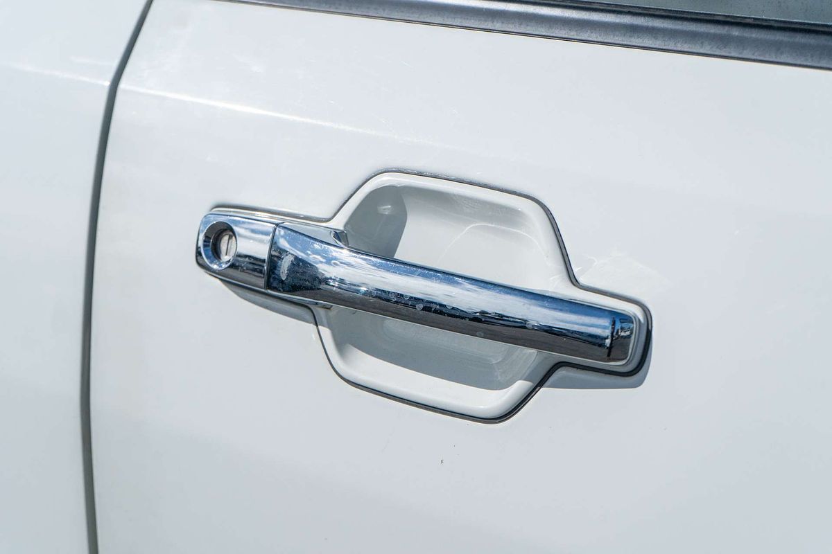 2017 Mitsubishi Pajero GLS NX