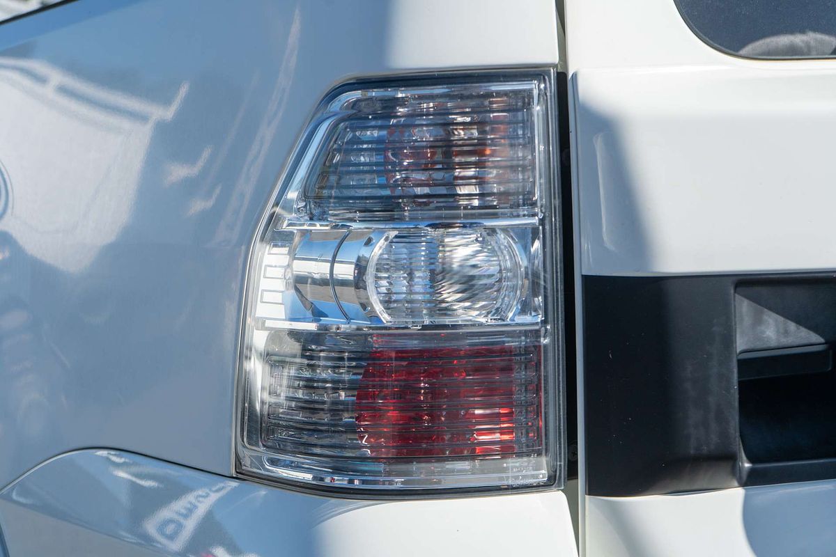 2017 Mitsubishi Pajero GLS NX