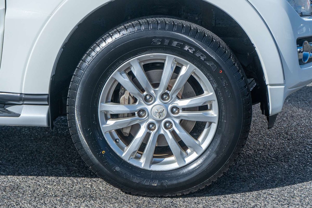 2017 Mitsubishi Pajero GLS NX