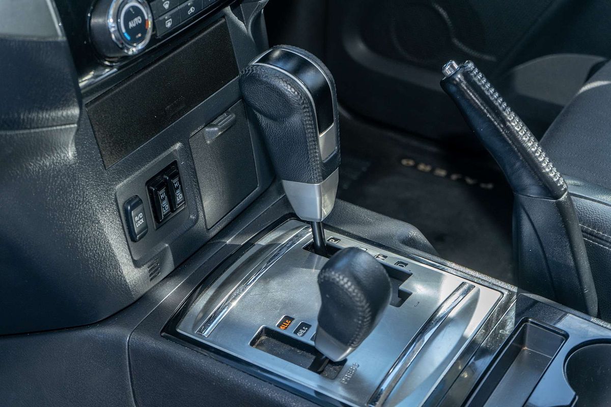 2017 Mitsubishi Pajero GLS NX