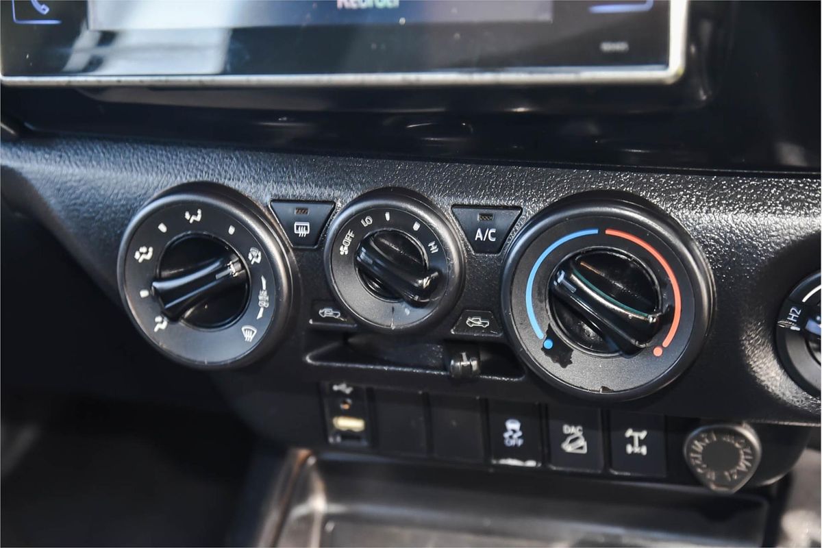 2019 Toyota Hilux SR GUN126R 4X4