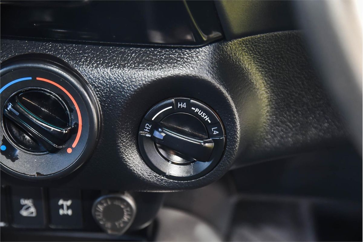2019 Toyota Hilux SR GUN126R 4X4