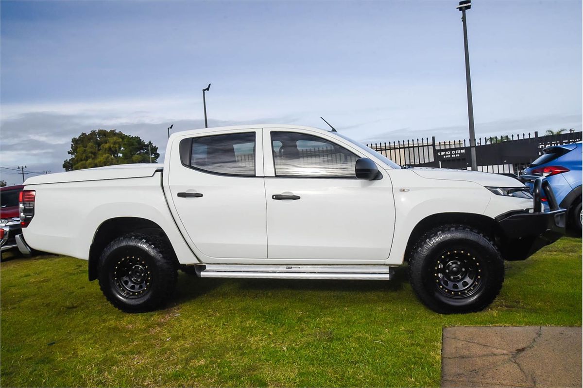 2021 Mitsubishi Triton GLX MR 4X4