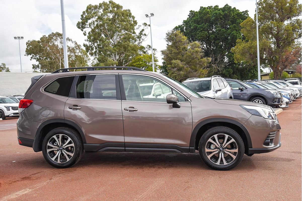 2024 Subaru Forester 2.5i Premium S5