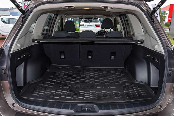 2024 Subaru Forester 2.5i Premium S5