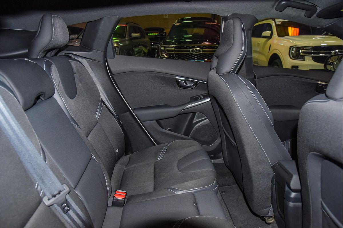 2018 Volvo V40 D2 Momentum