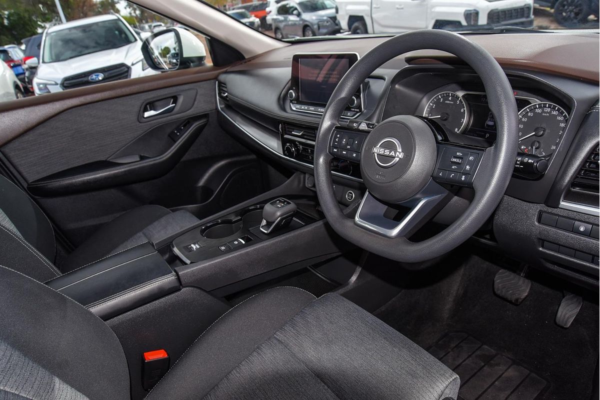 2024 Nissan X-TRAIL ST T33