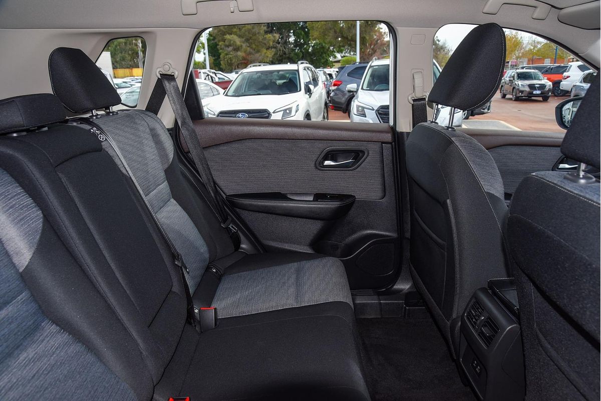 2024 Nissan X-TRAIL ST T33