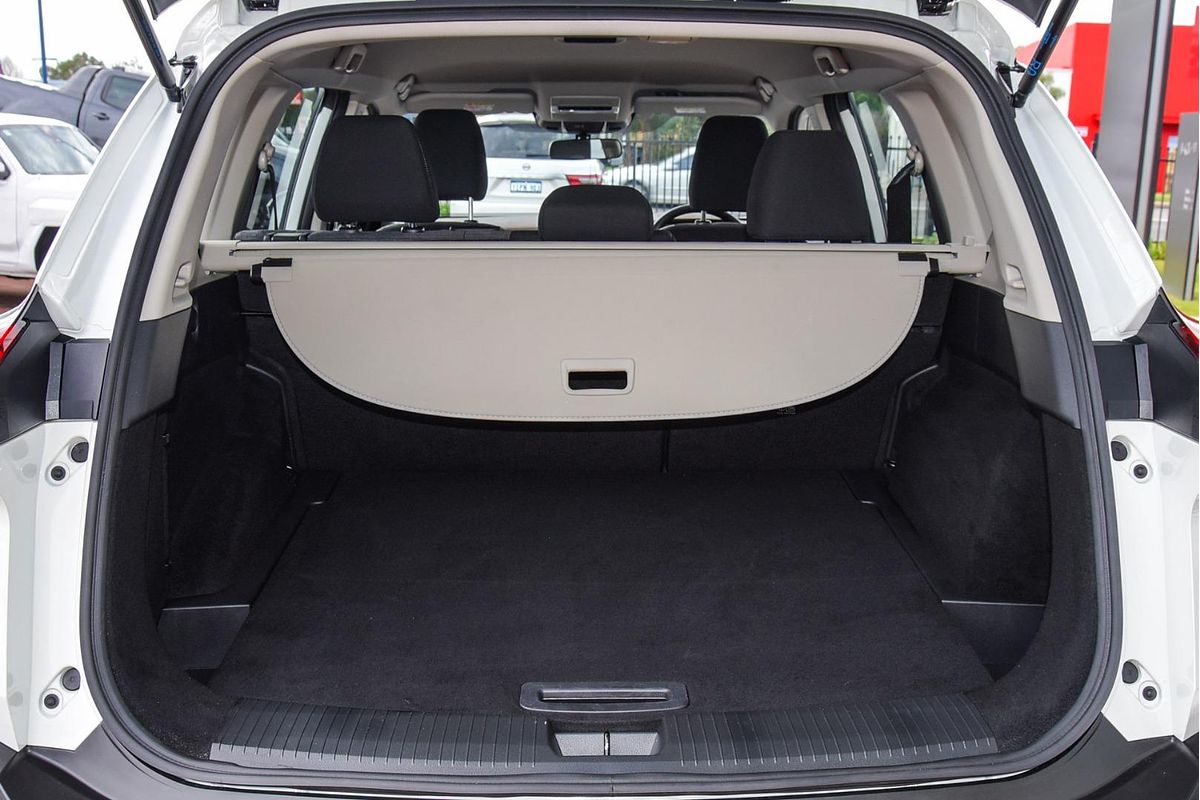 2024 Nissan X-TRAIL ST T33