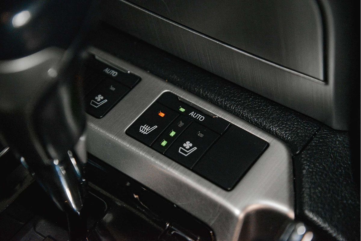 2015 Toyota Landcruiser Sahara VDJ200R