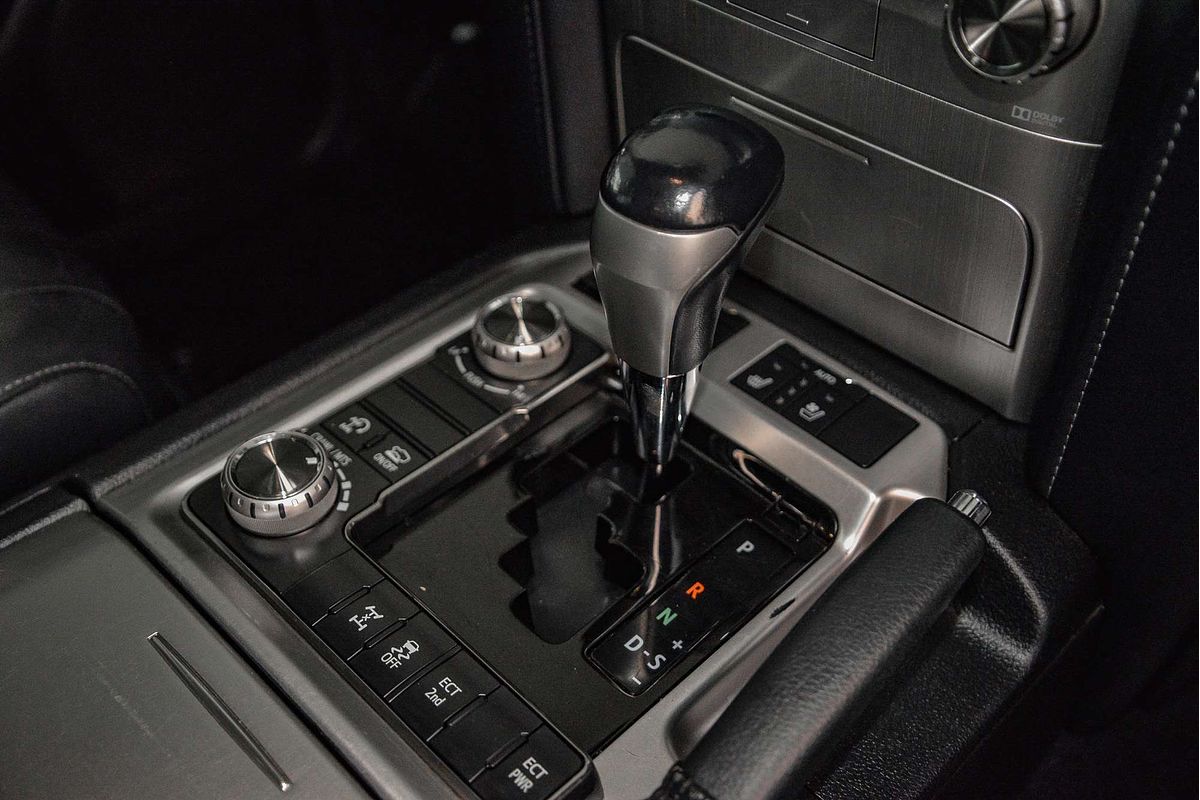 2015 Toyota Landcruiser Sahara VDJ200R