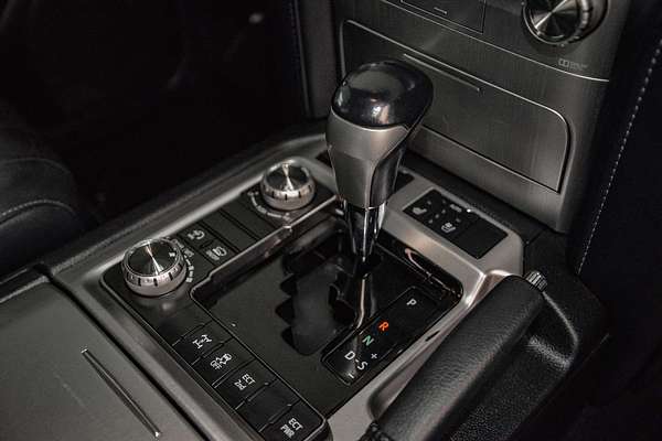 2015 Toyota Landcruiser Sahara VDJ200R