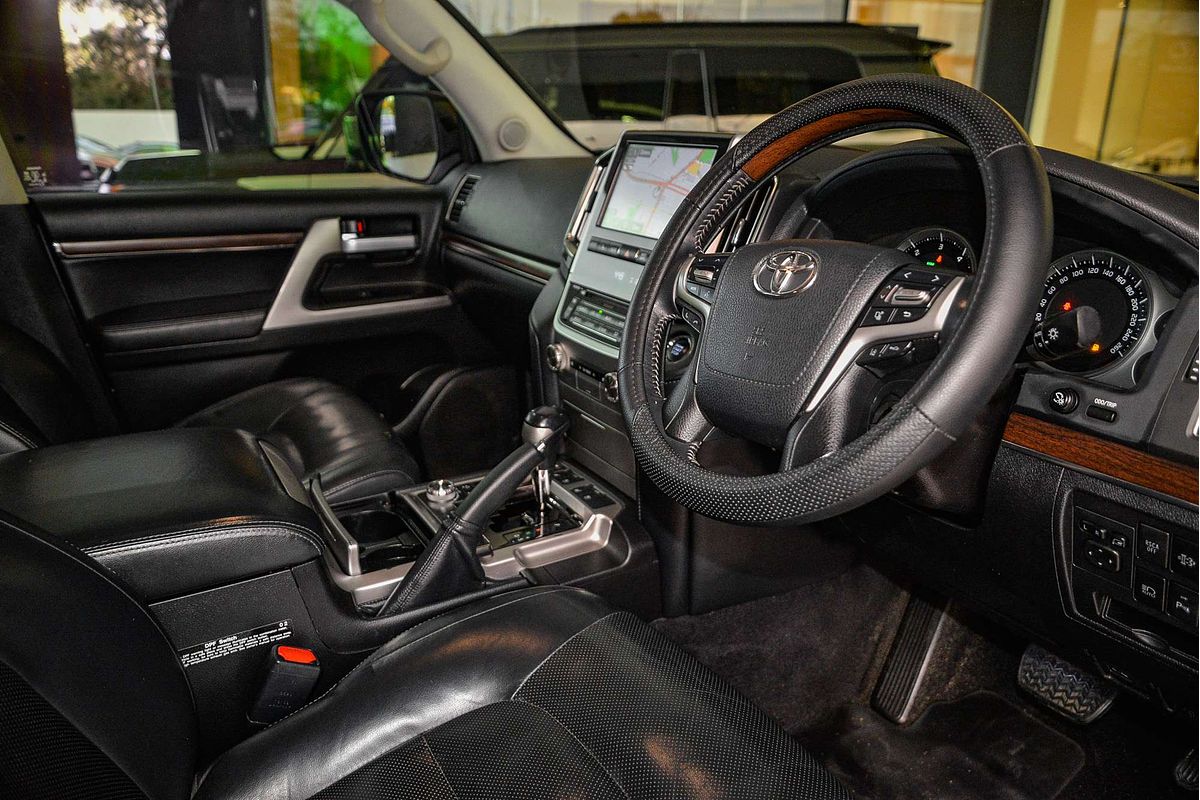 2015 Toyota Landcruiser Sahara VDJ200R