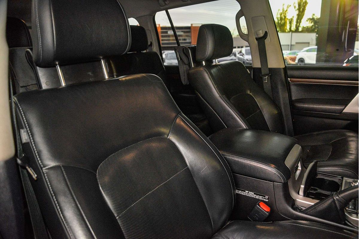 2015 Toyota Landcruiser Sahara VDJ200R