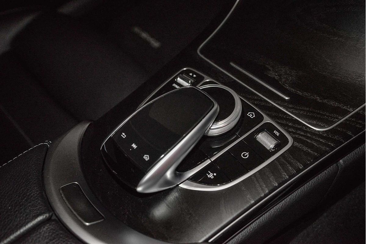 2019 Mercedes-Benz C-Class C200 C205